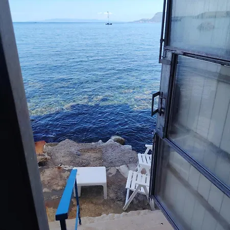 La Casa Sugli Scogli Feriehus