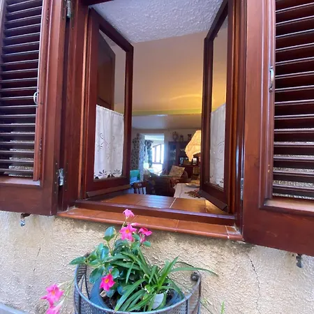 La Casa Sugli Scogli Semesterbostad *