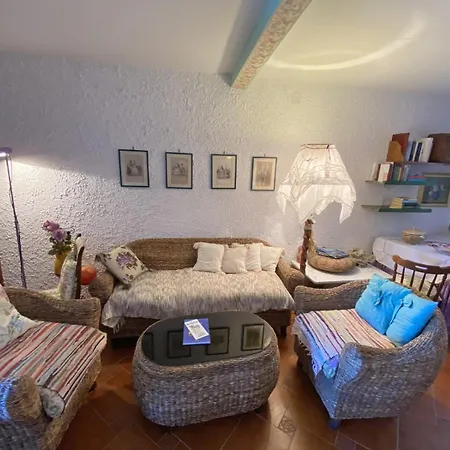 La Casa Sugli Scogli Feriehus Scilla