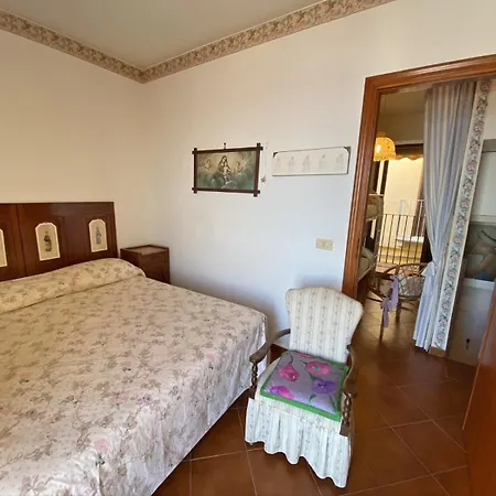 Semesterbostad La Casa Sugli Scogli Scilla