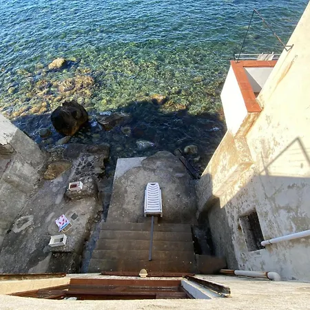 Semesterbostad La Casa Sugli Scogli Scilla